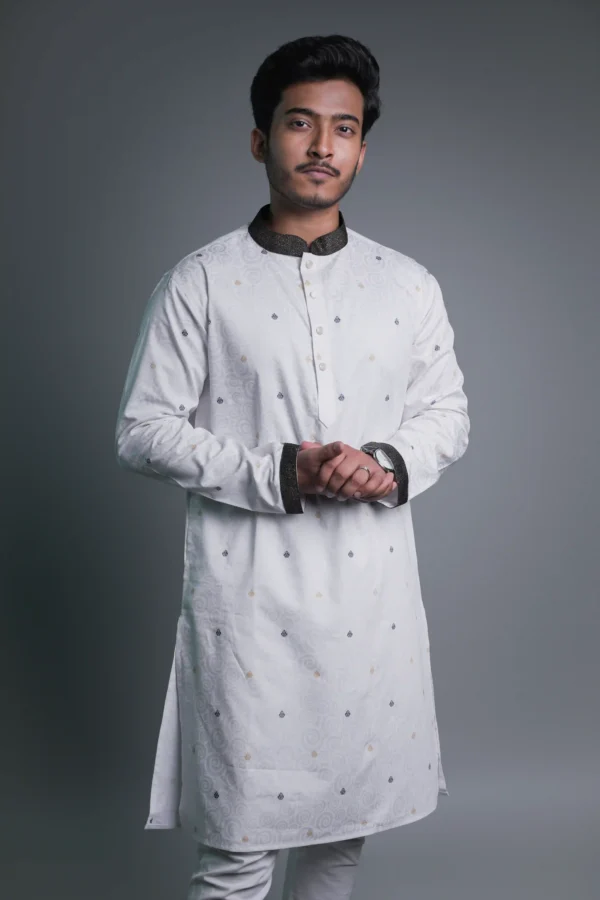 Jacquard Punjabi - White - Crest